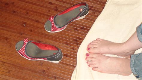 Wallpaper Feet Foot Toes Highheels Arches Polkadots Barefoot