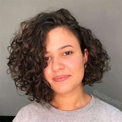 22 Asymmetrical Curly Bob Hairstyles Hairstyle Catalog