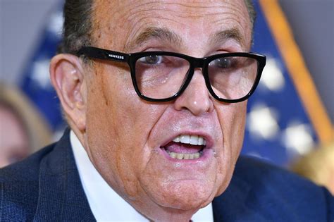 Die welt bietet ihnen aktuelle news, bilder, videos & informationen zu rudolph giuliani. Rudy Giuliani Warns Dominion Against Lawsuit: 'I'm a Crazy ...