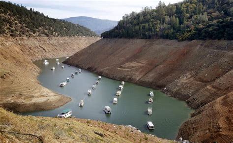 California Imposes First Mandatory Water Restrictions To Deal With Drought The New York Times