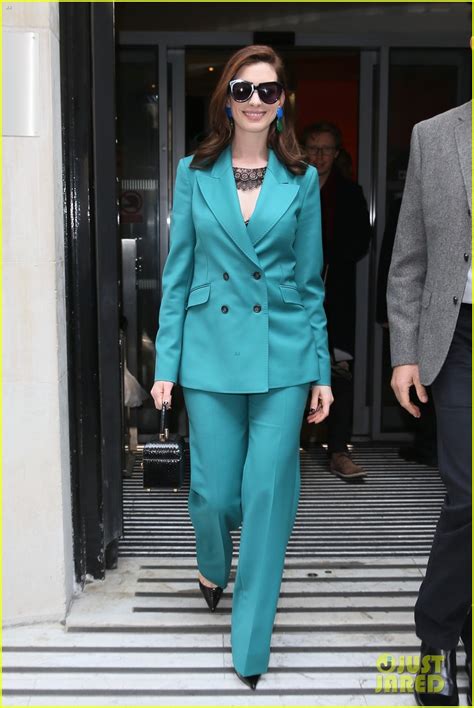Photo Anne Hathaway Puts Fun Spin On Traditional Suit Look 21 Photo