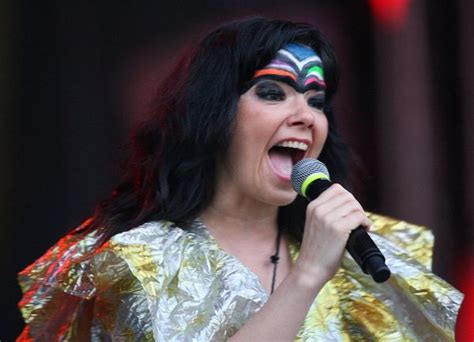 Björk Denunció Que Fue Acosada Sexualmente Por Un Director Danés La