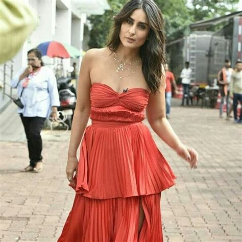 Pin By Hot Bollywood On Kareena Kapoor Fashion Dresses Strapless Dress