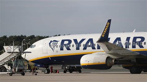 Welcome aboard please dm @askryanair for customer support. Ryanair se ha convertido en uno de las 10 principales ...