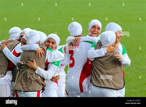Iranian Women Sports Hi Res Stock Photography And Images Alamy