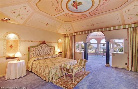 Are you ready to bring the renaissance through your front door? Italian Renaissance-style estate on Florida island on sale ...