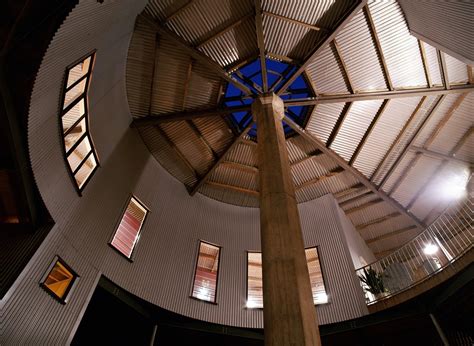 A water tower transformed into a 21st century home. Modern Converted Water Tower House | Designs & Ideas on Dornob