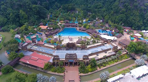 1k+2s bed, power socket, towel & toiletries, breakfast, lwot passes for 2 days entrance. Discover the Lost World of Tambun