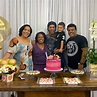 Ao lado da família, Ronaldinho comemora aniversário da mãe - GQ ...