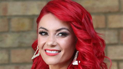 Strictlys Dianne Buswell Surprises Fans With Unseen Short Hair Photo
