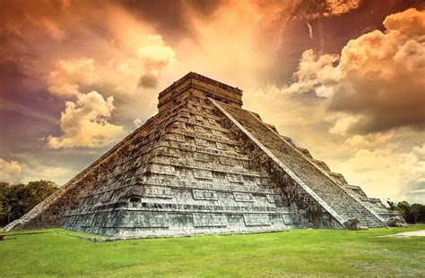 One Of The 7 New World Wonders Chichen Itza In Mexico Wonders Of