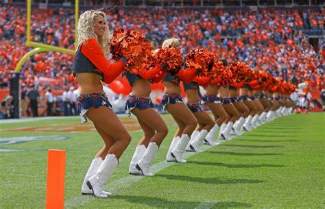 the day in sports photos broncos cheerleaders denver bronco cheerleaders cheerleading