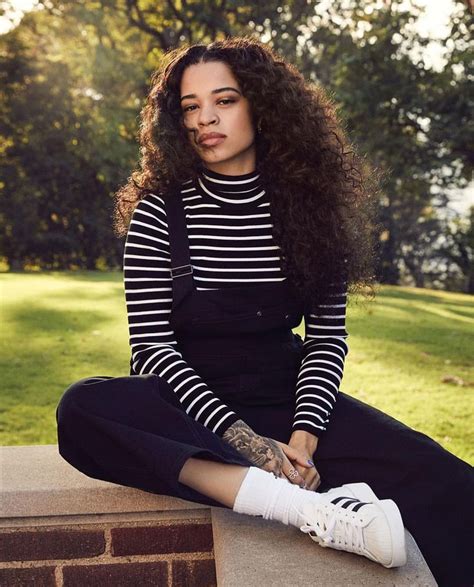 Ella Mai With Images Woman Crush Everyday Beautiful Curly Hair