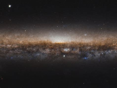 Meet ngc 2608, a barred spiral galaxy about 93 million light years away, in the constellation cancer. Hubble prend une photo incroyable d'une galaxie lointaine ...