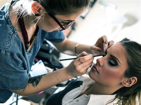 How To Become A Freelance Beautician Education Skills Career