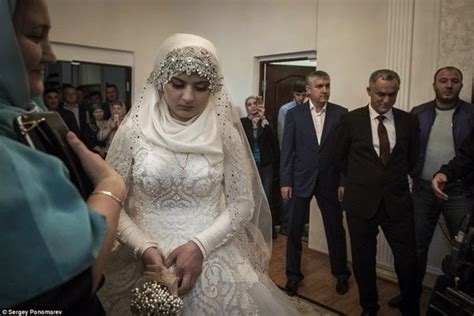 Worlds Saddest Wedding Photos 17 Year Old Russian Girl Forced To