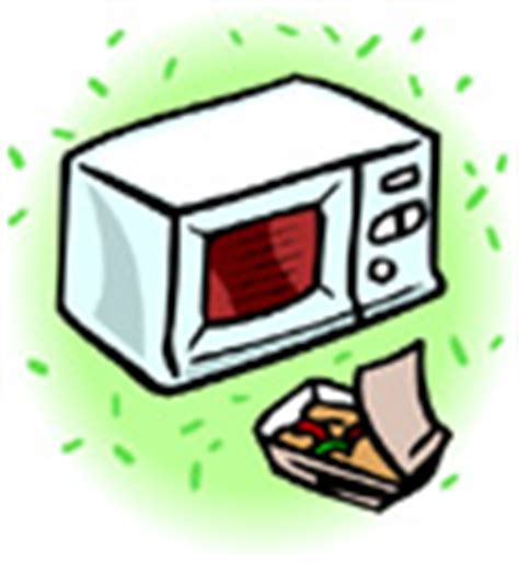 Para la que le quedaba crudo por dentro, has probado a aumentar la temperatura del horno unos 20 grados (no todos los hornos son iguales y a algunos se les escapa mas el calor. Horno de microondas