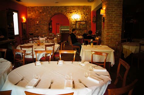 File:Il Melograno Ristorante interior.jpg - Wikipedia