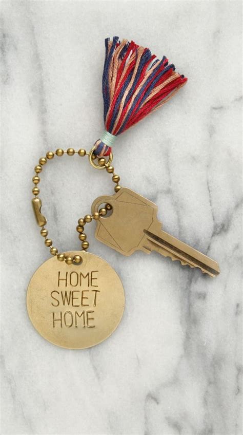 If almost all of your clothing is hung in the closet, for instance, it might be possible for you to skip the dresser and store your things in a small night table instead. 237 best Crafty Ideas for Your Room images on Pinterest ...