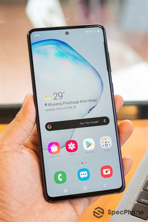 Both of these phones compete in the same space, and the note10 distinguishes itself by dragging down the s pen experience to a very lucrative price. Review Samsung Galaxy Note 10 Lite เด่นที่ปากกาเหมือน ...