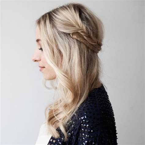 Hair highlights make a popular choice now and you can go for any type of highlights starting from the caramel and the amber ones to the red and plum, according to your choice and taste. Our Favorite Prom Hairstyles for Medium-Length Hair - More