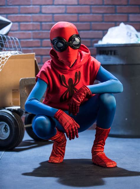 For the complete spider tutorial, check out pretty providence. DIY Spider-Man: Homecoming Halloween Costume | Mens halloween costumes diy, Girl superhero ...