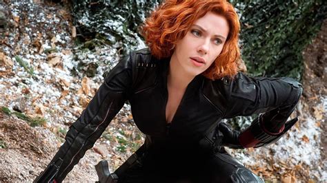 Scarlett Johansson In Costume Nelle Nuove Foto Dal Set Di Black Widow