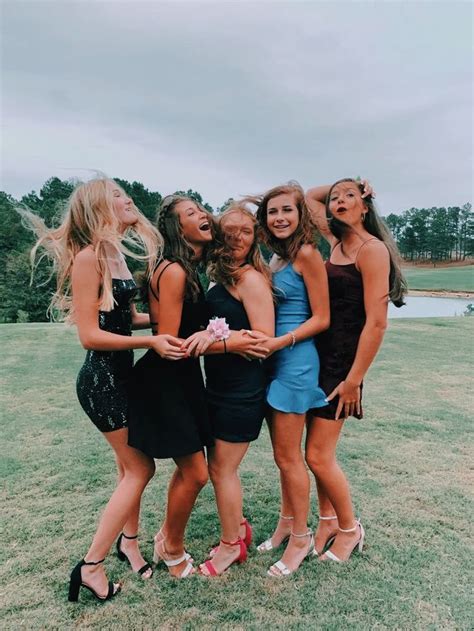 𝐩𝐢𝐧𝐭𝐞𝐫𝐞𝐬𝐭 𝐨𝐫𝐥𝐱𝐧𝐞𝐯𝐥𝐲♡ homecoming poses prom photoshoot homecoming pictures