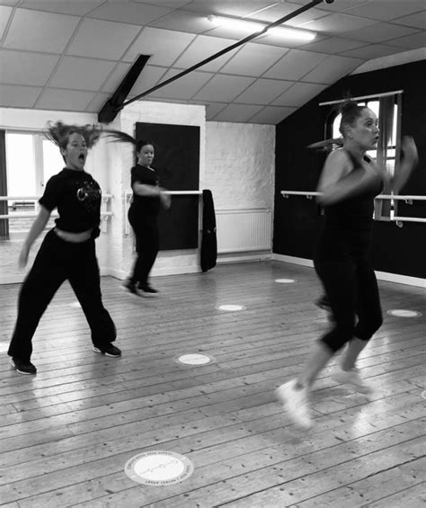 Home Chiltern Dance Studio 0151 283 0367