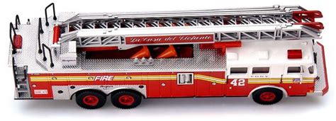 Code 3 Fdny Seagrave Rear Mount Ladder 42 12722