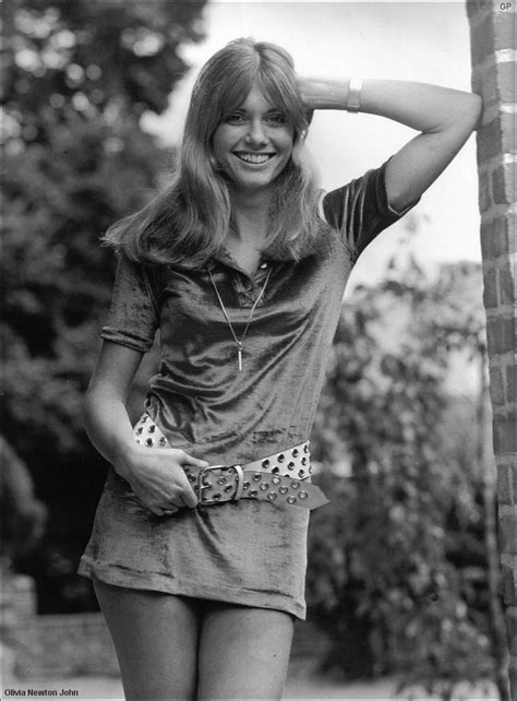 1970 Olivia Newton John • Years 70s Music Pop Singer Retro Miniskirt