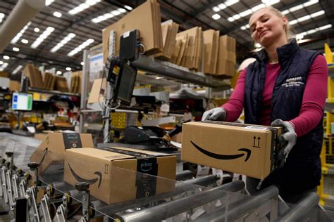 Amazon To Create 10000 Jobs In Uk This Year The Globe And Mail