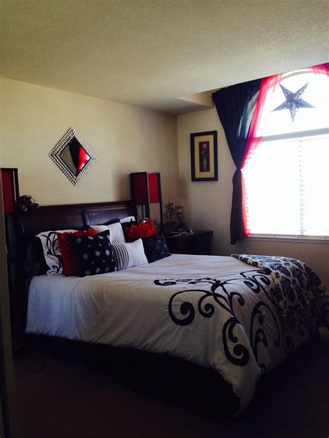 Red black white damask bedroom | Damask bedding, Guest room bed, Damask bedroom
