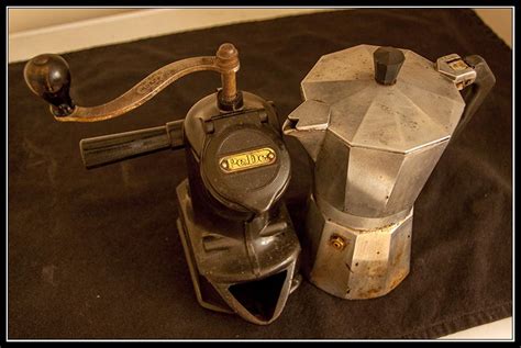 The best moka pot for induction stovetops. BFL - my Moka pot (circa late 1990's) and a PeDe bakelite ...