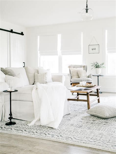 20 White Painted Room Images