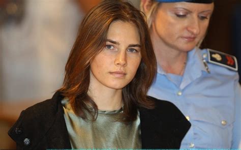 Amanda Knox Reveals A Lesbian Inmate Tried To Seduce Her In Prison