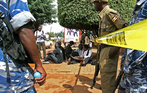 Uganda Lifts Newspaper, Radio Ban After Crackdown | The Huffington Post