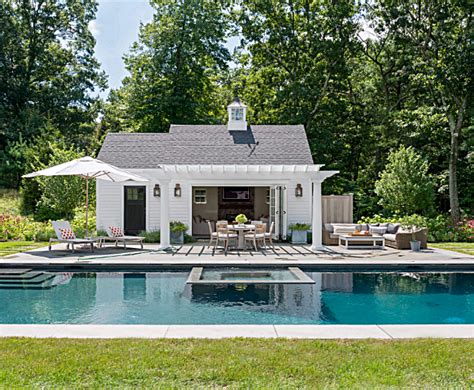Cute Pool House For Summer Entertaining Town And Country Living Pool