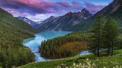 Lake Kucherla And Altai Mountains Siberia Russsia Backiee