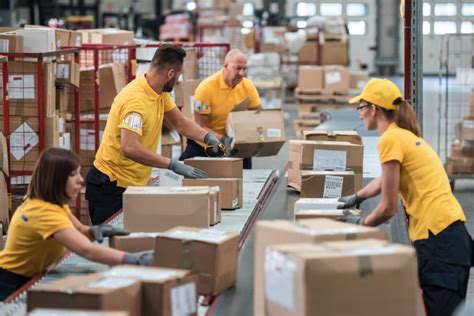 Expert Insights Into Customized Packaging Solutions To Reduce Shipping