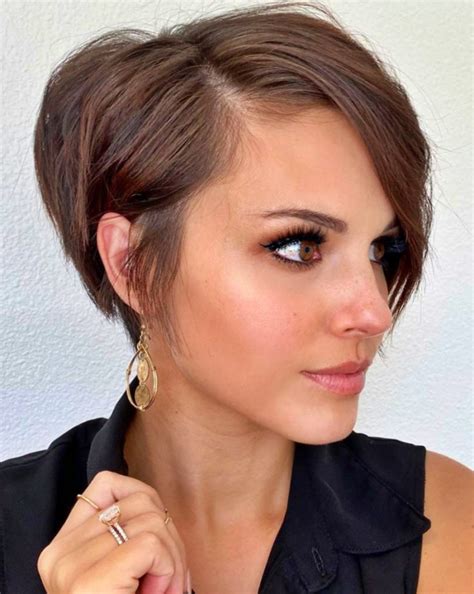 12 Most Popular Short Pixie Cuts For Oval Faces