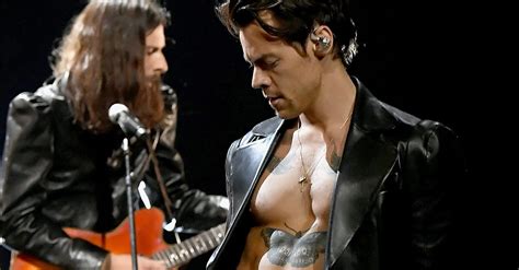 Harry styles arrived at the brit awards looking like he just got done filming that '70s show. Grammy award 2021, Harry Styles vince come "Best Pop Solo ...