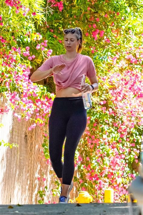 Maria Sharapova In Tights With Alexander Gilkes Out For A Hike In Malibu 14 Gotceleb