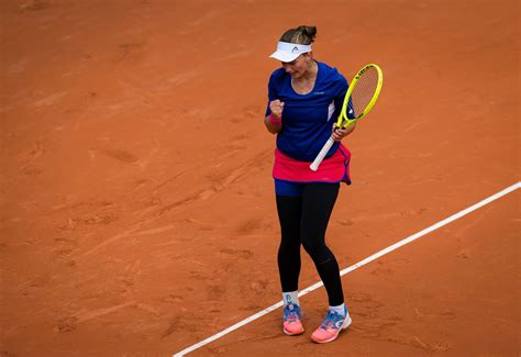 Thinking of her late coach the whole time, barbora. Barbora Krejčíková, French Open 2020 (IHNED.cz)