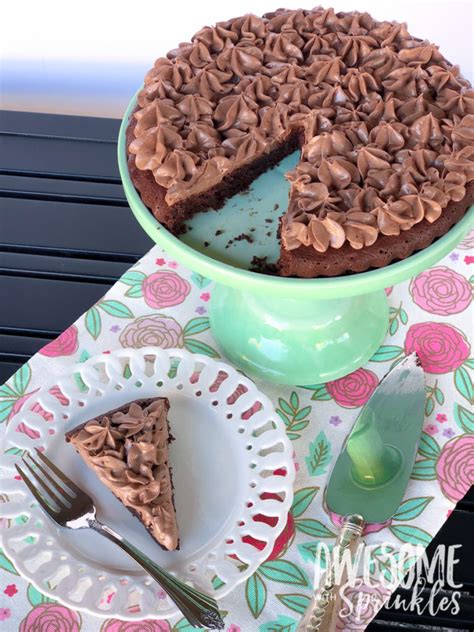 Flourless chocolate mousse cake (i.imgur.com). Easy Flourless Chocolate Cake - Awesome with Sprinkles