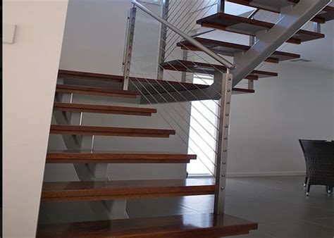 Flexibility Modern Steel Staircase With Wood Treads