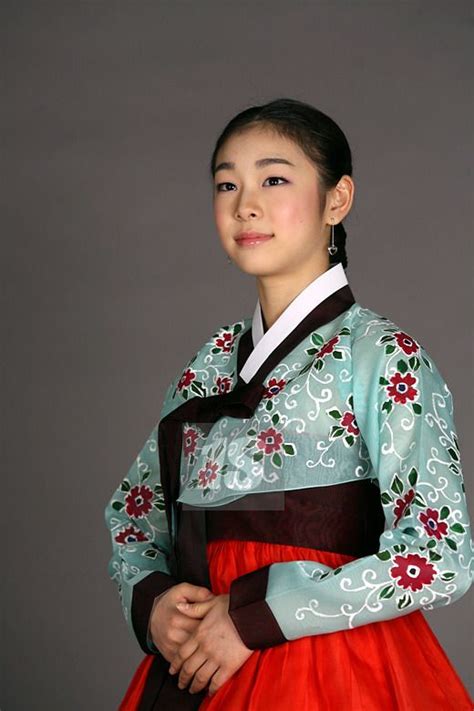 figure skater kim yuna wearing the traditional korean dress hanbok hanbok traditional asian