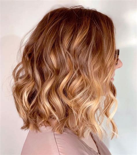 Gorgeous Wavy Bob Hairstyles With An Extra Touch Of Femininity In