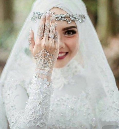 Check spelling or type a new query. Tips Memilih Aksesoris Hijab Pengantin Muslimah Swarovski Elegan