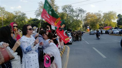 The Pakistan Daily On Twitter Protestors Arrive At Corps Commander